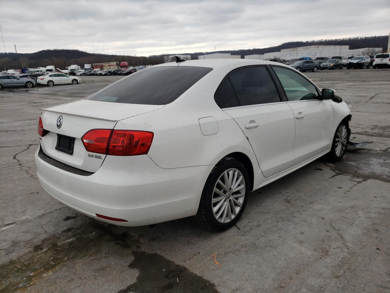 Photo 4 from auction – 2012 VOLKSWAGEN JETTA SEL with VIN 3VWLP7AJ4CM394643