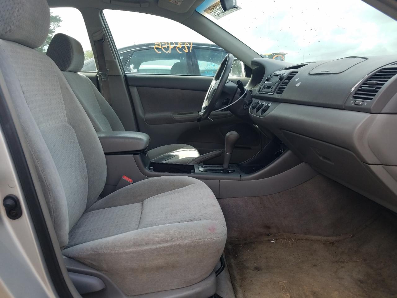 Photo 5 from auction – 2002 TOYOTA CAMRY LE with VIN 4T1BE32K72U071455