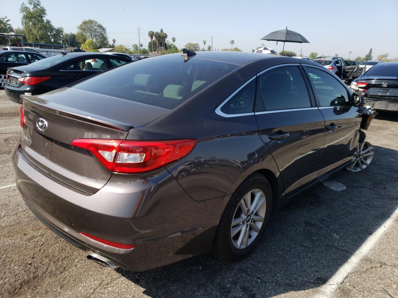 Photo 4 from auction – 2016 HYUNDAI SONATA SE with VIN 5NPE24AFXGH408884