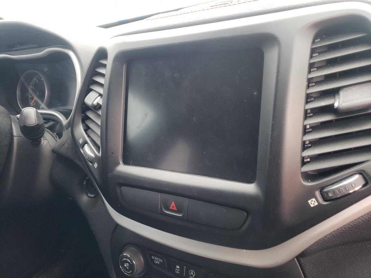 Photo 9 from auction – 2015 JEEP CHEROKEE T with VIN 1C4PJMBS2FW792157