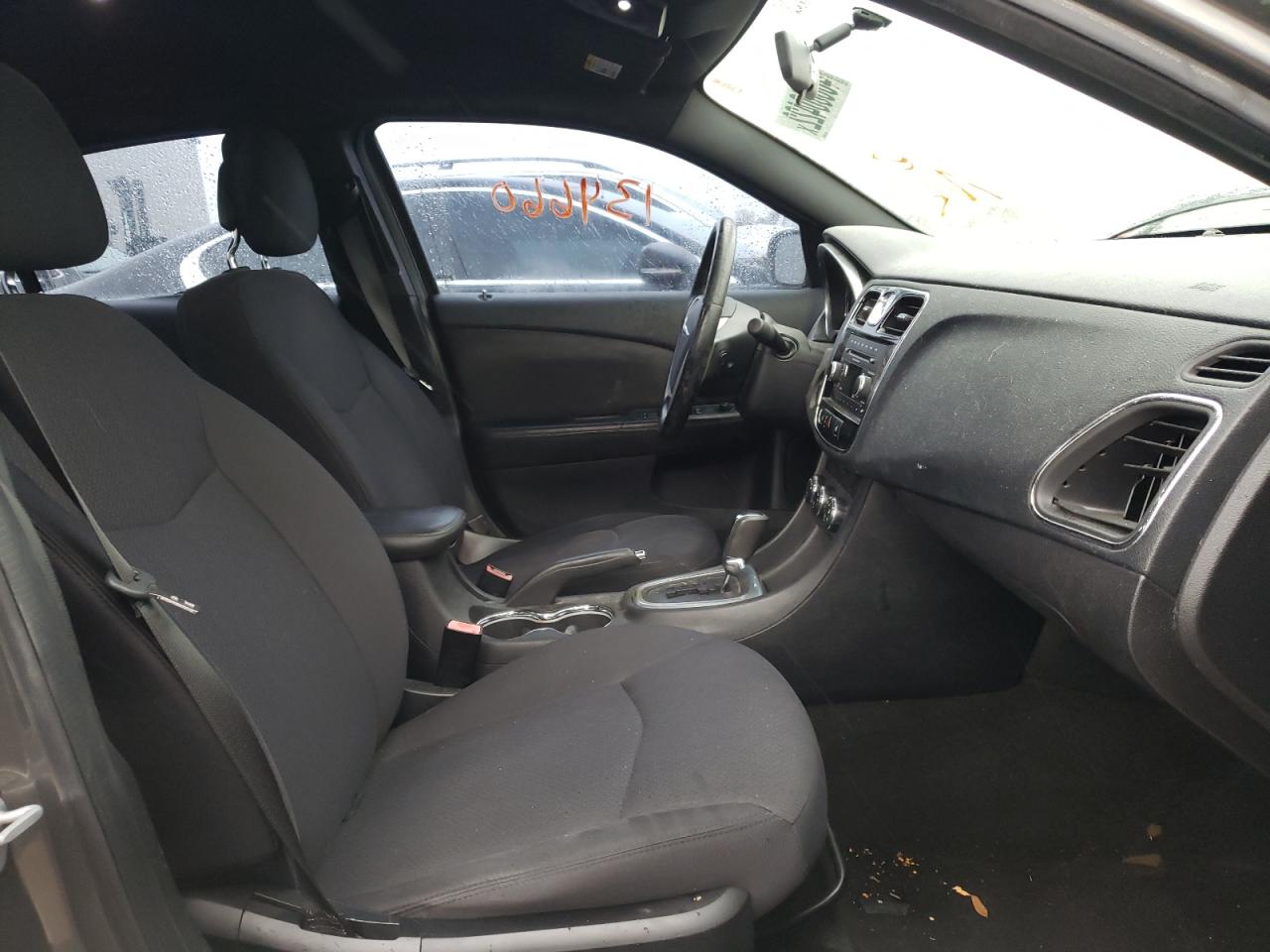 Photo 5 from auction – 2012 CHRYSLER 200 TOURIN with VIN 1C3CCBBB1CN302309