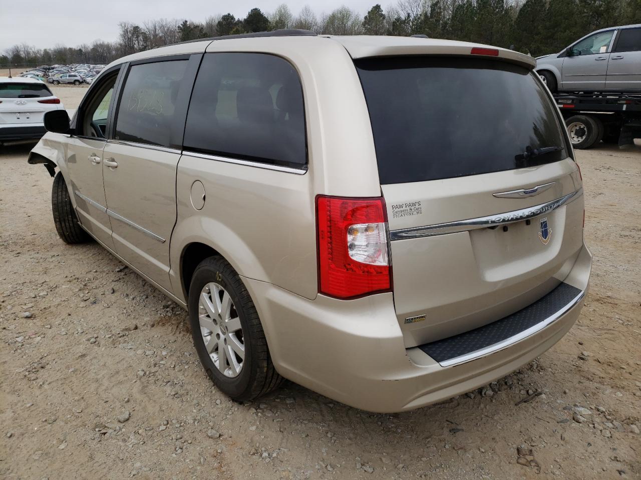 Photo 3 from auction – 2015 CHRYSLER TOWN & COU with VIN 2C4RC1BG5FR510230