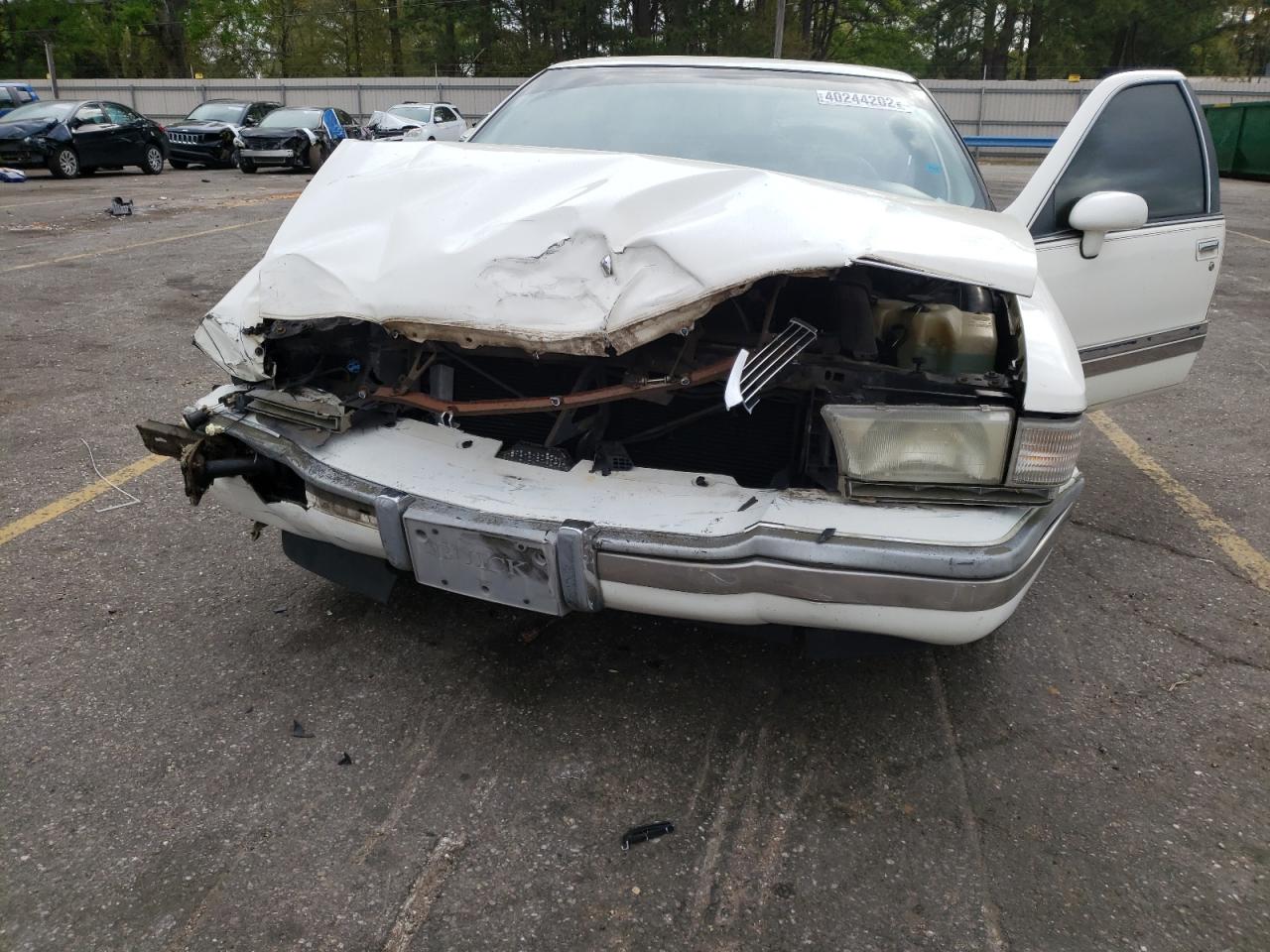 Photo 9 from auction – 1992 BUICK ROADMASTER with VIN 1G4BT5371NR470820