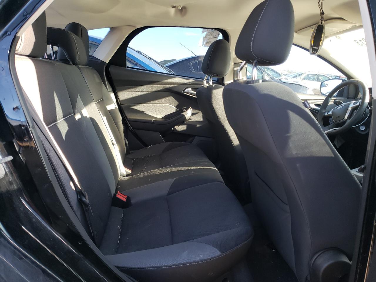 Photo 6 from auction – 2012 FORD FOCUS SE with VIN 1FAHP3K23CL273862