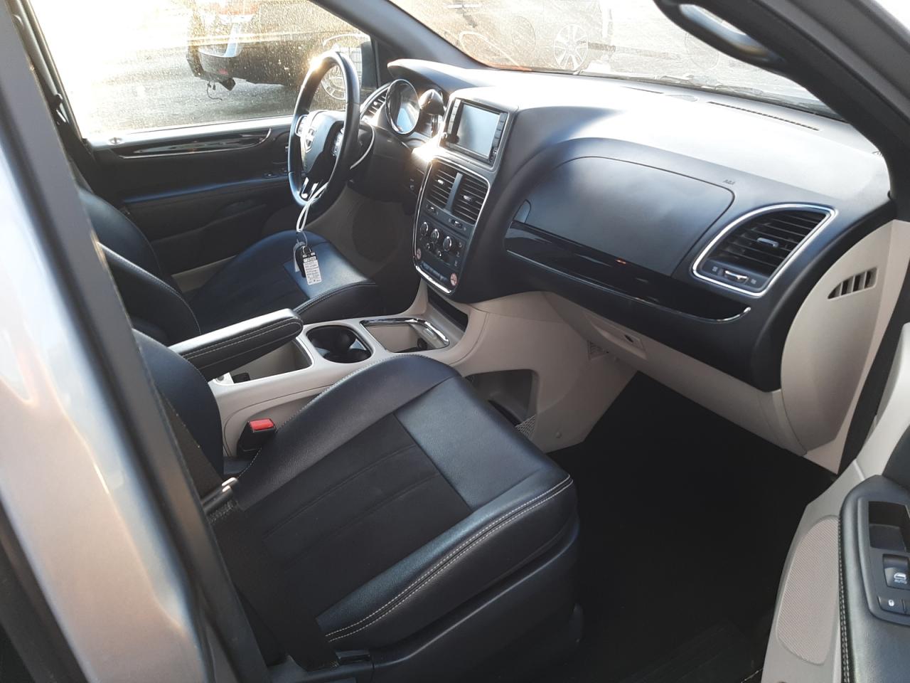 Photo 5 from auction – 2019 DODGE GRAND CARA with VIN 2C4RDGCG3KR807215