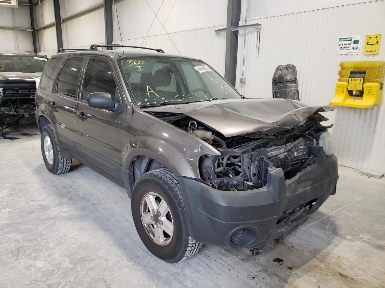 FORD ESCAPE XLS 2005 with VIN 1FMYU02Z25KD98158 - Photo from auction