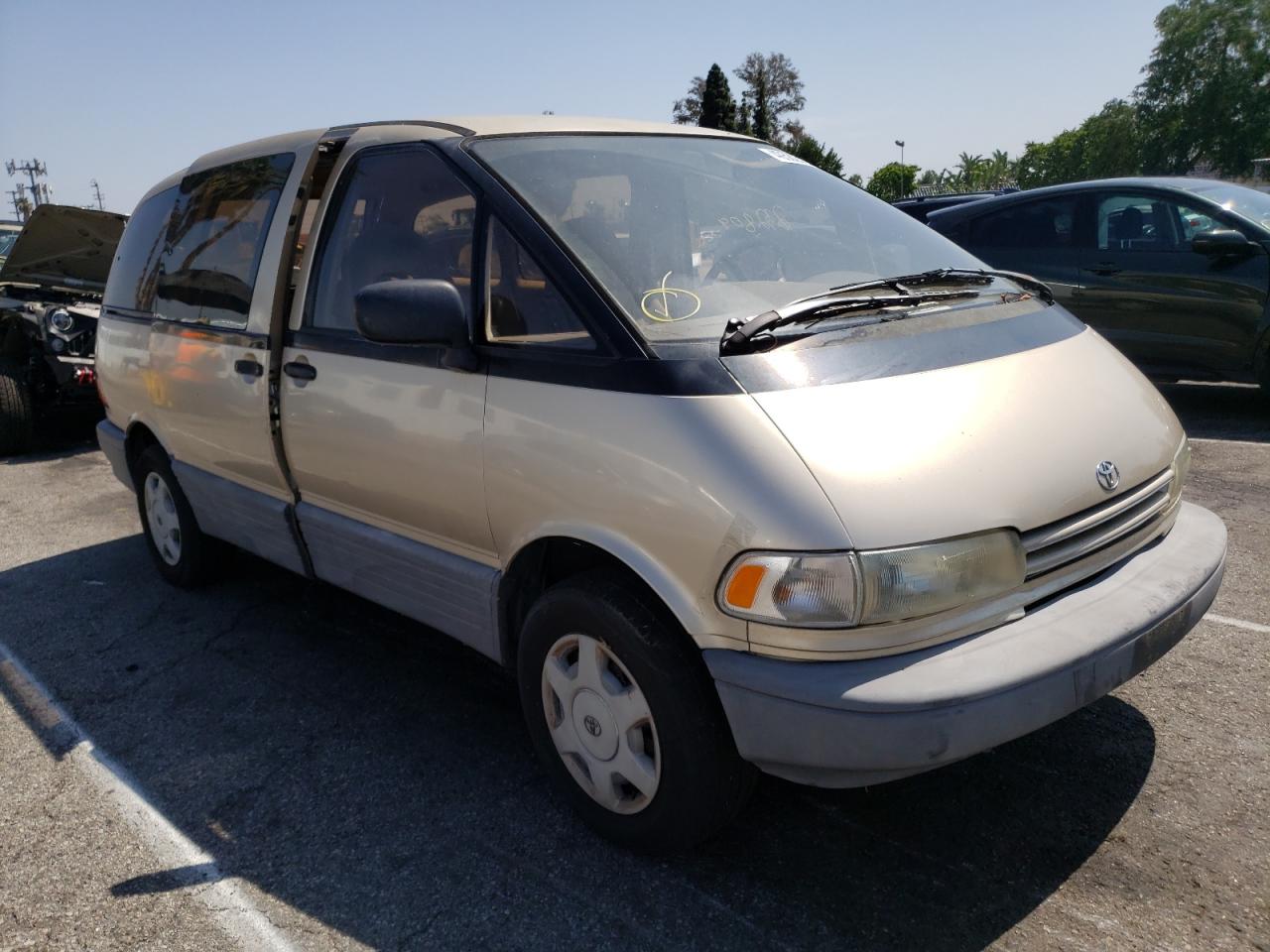 TOYOTA PREVIA LE 1992 with VIN JT3AC12RXN1013695 - Photo from auction