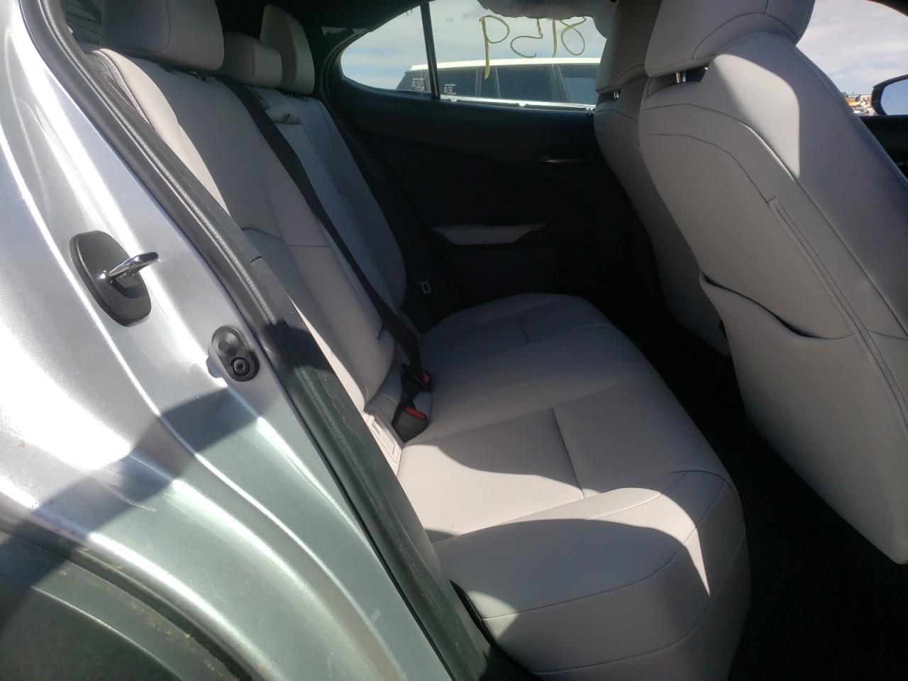 Photo 6 from auction – 2020 LEXUS UX 200 with VIN JTHP3JBH6L2022560