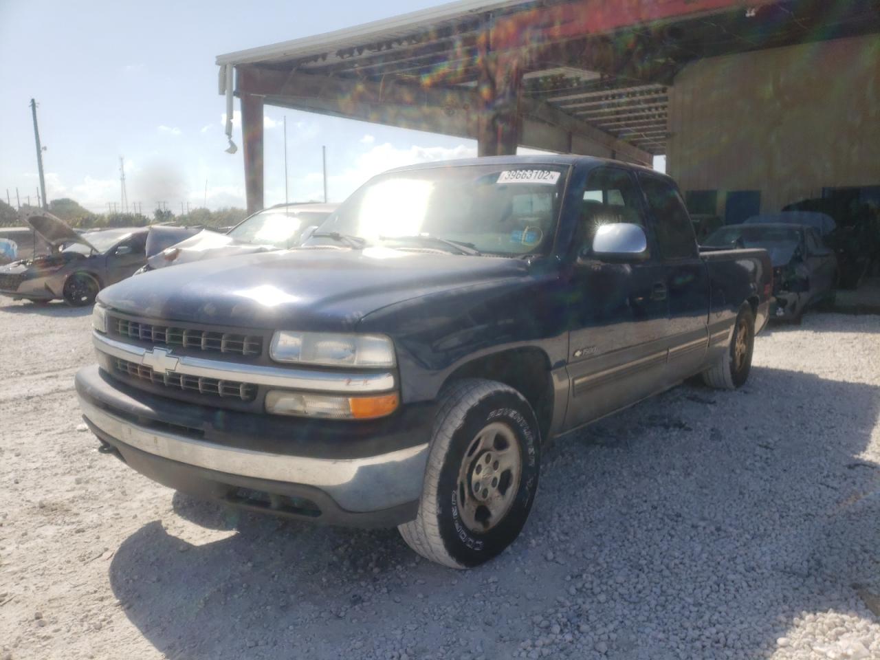 Photo 2 from auction – 2000 CHEVROLET SILVERADO with VIN 2GCEK19T5Y1232290