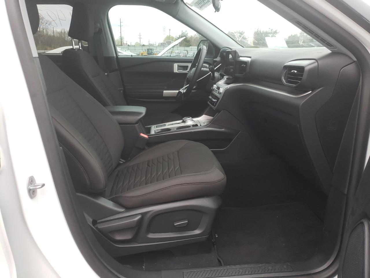 Photo 5 from auction – 2021 FORD EXPLORER X with VIN 1FMSK7DH6MGA55833