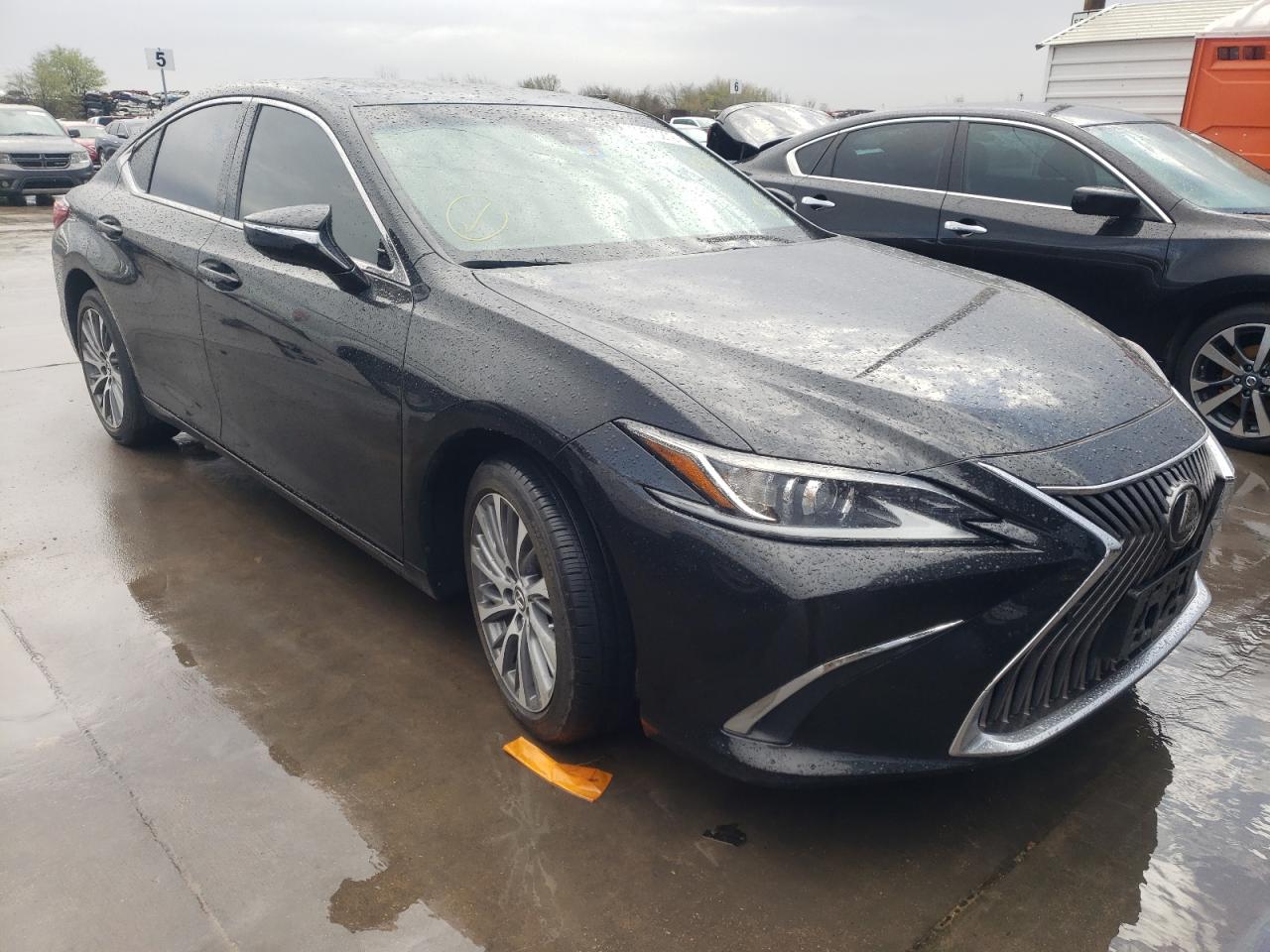 LEXUS ES 350 2019 with VIN 58ABZ1B13KU015649 - Photo from auction