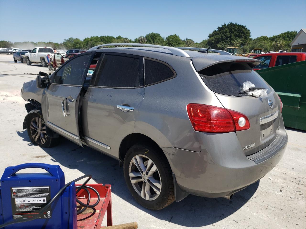 Photo 3 from auction – 2013 NISSAN ROGUE S with VIN JN8AS5MT3DW532088