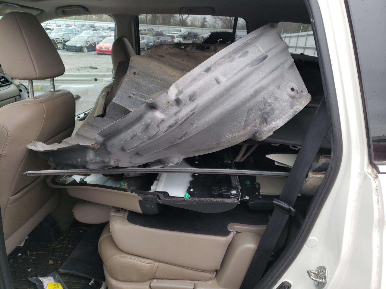 Photo 6 from auction – 2016 HONDA PILOT EXL with VIN 5FNYF6H57GB036753