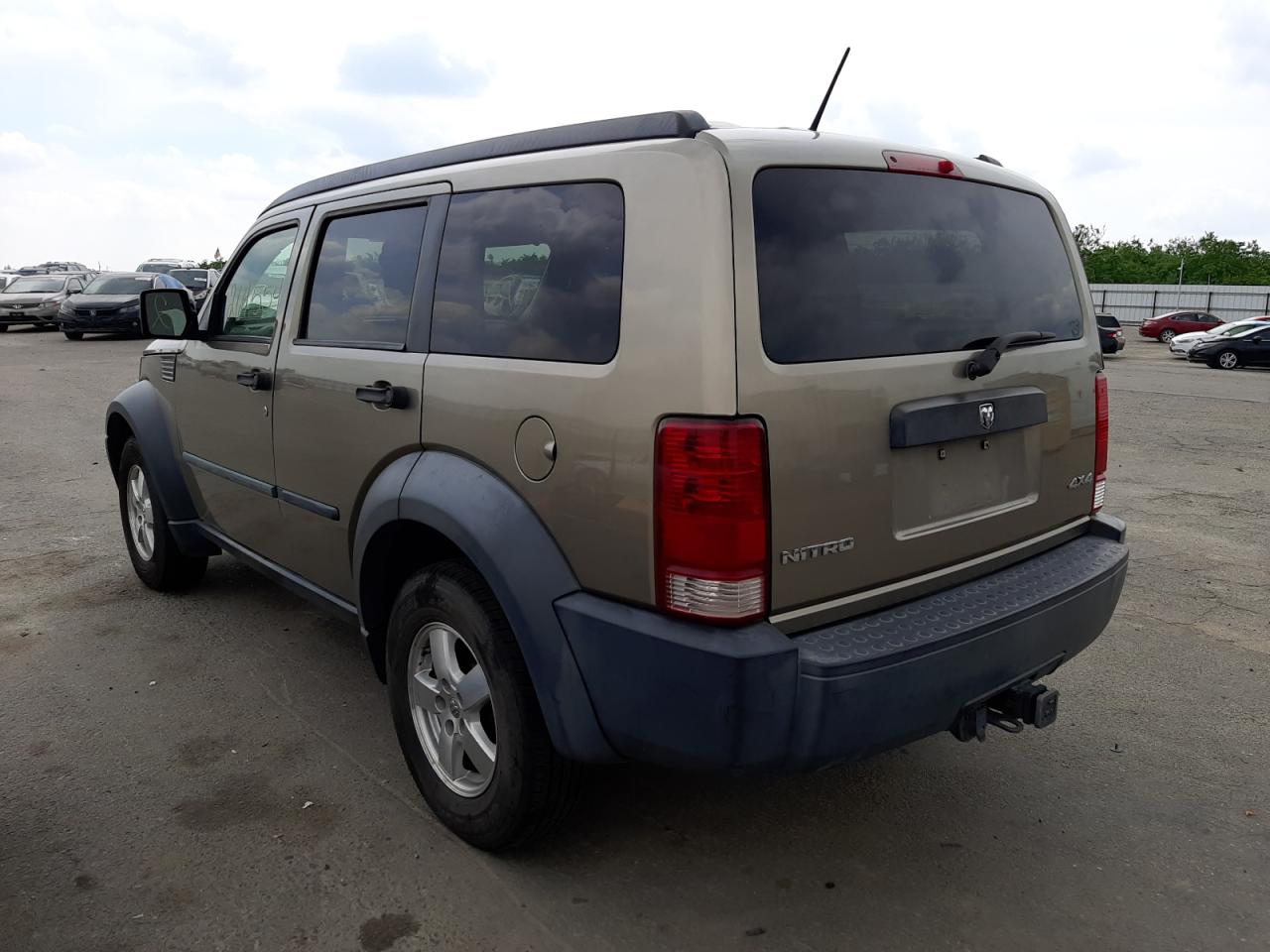 Photo 3 from auction – 2007 DODGE NITRO SXT with VIN 1D8GU28K17W592652