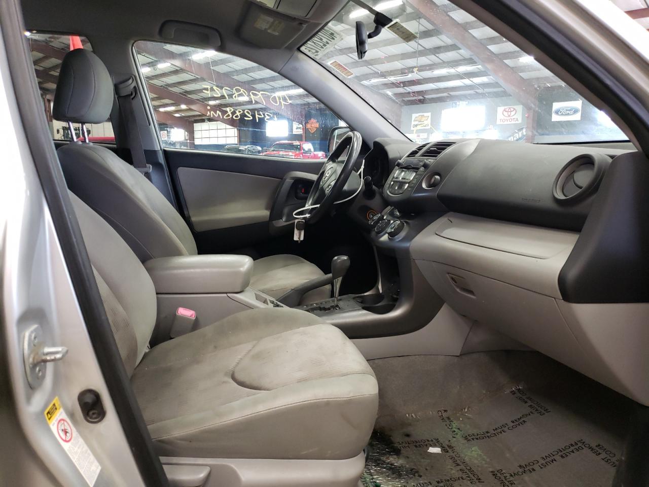 Photo 5 from auction – 2010 TOYOTA RAV4 with VIN JTMBK4DV3A5090443