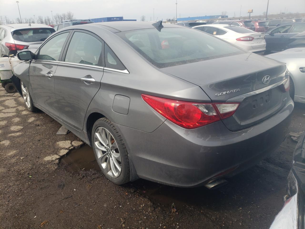 Photo 3 from auction – 2013 HYUNDAI SONATA SE with VIN 5NPEC4AB3DH575853