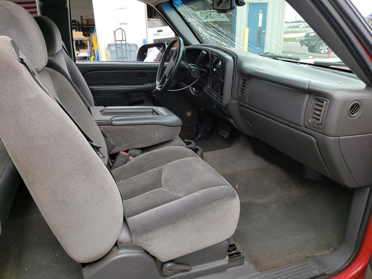 Photo 5 from auction – 2005 GMC SIERRA K25 with VIN 1GTHK29U35E100232
