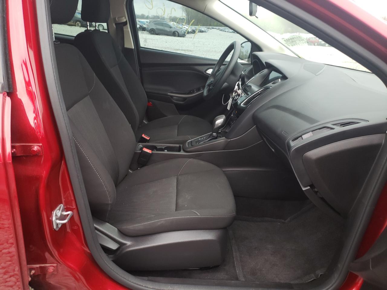 Photo 5 from auction – 2017 FORD FOCUS SEL with VIN 1FADP3H24HL260101