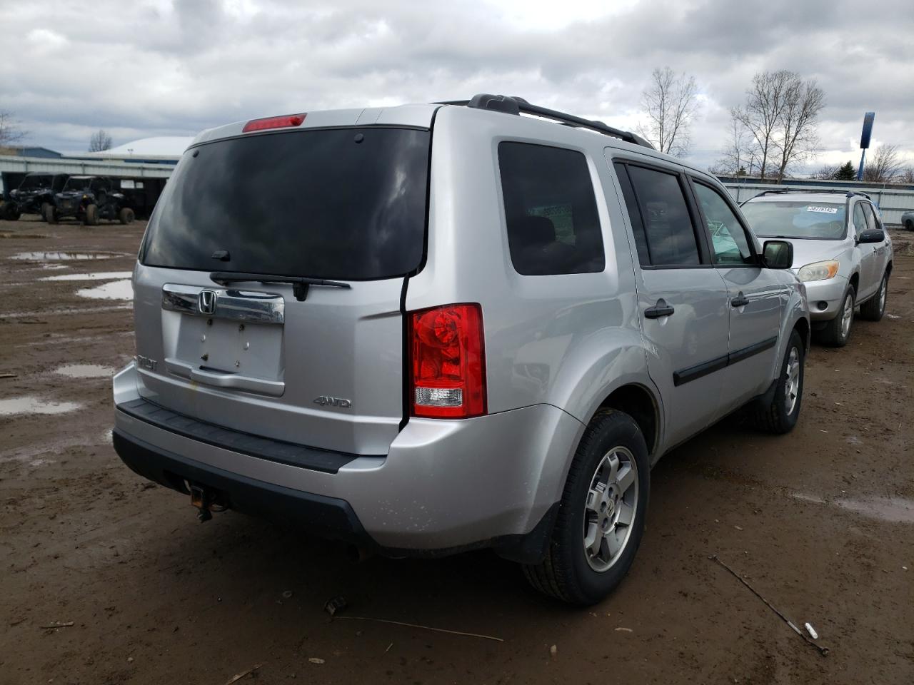 Photo 4 from auction – 2011 HONDA PILOT LX with VIN 5FNYF4H24BB040472