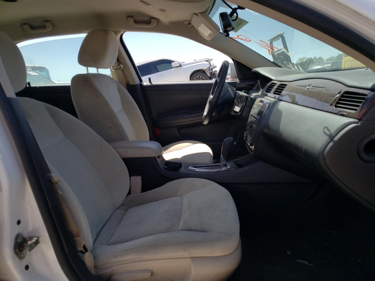 Photo 5 from auction – 2015 CHEVROLET IMPALA LIM with VIN 2G1WB5E3XF1165693