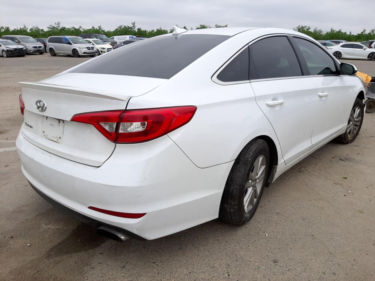 Photo 4 from auction – 2017 HYUNDAI SONATA SE with VIN 5NPE24AF6HH542700