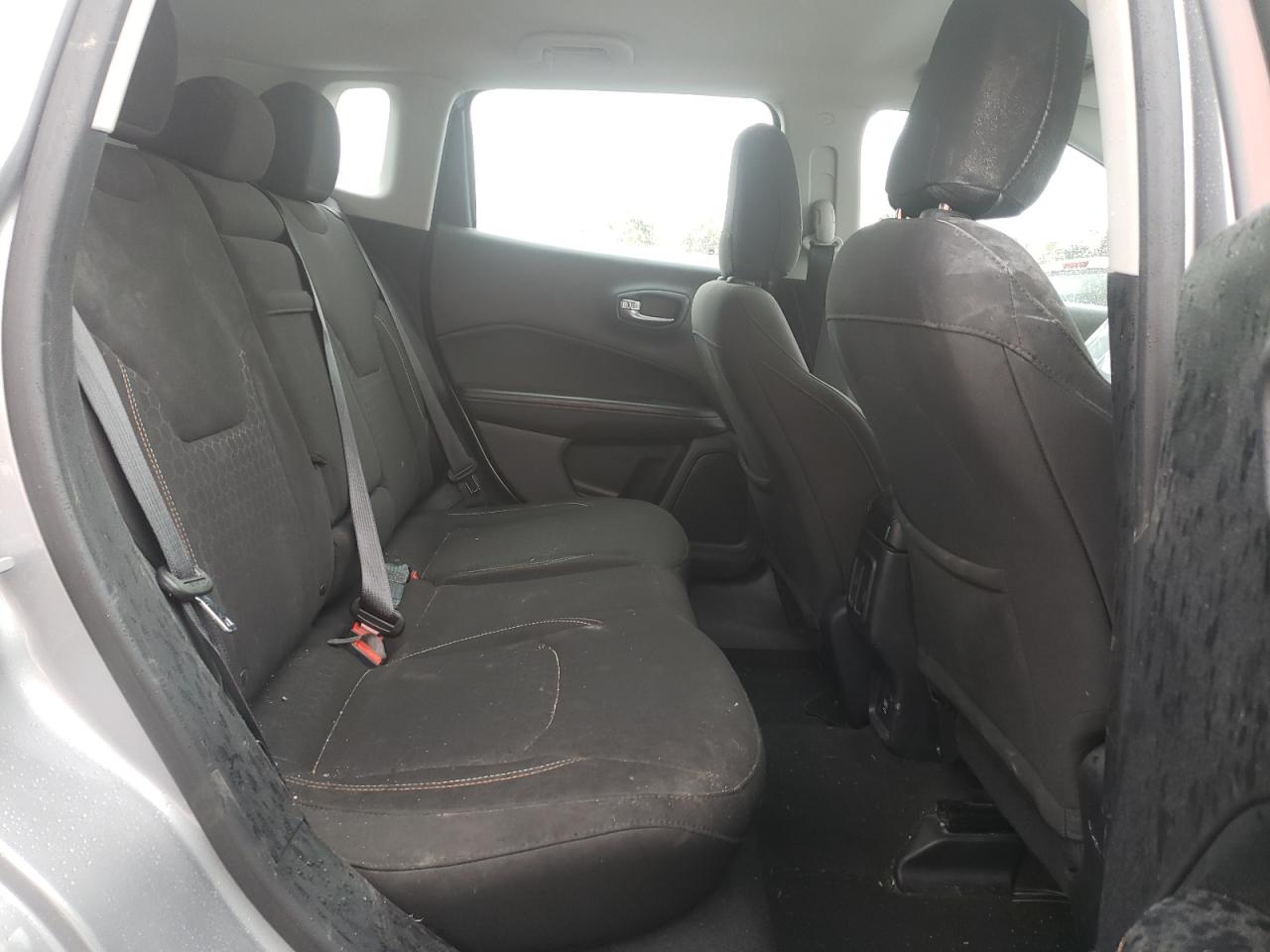 Photo 6 from auction – 2018 JEEP COMPASS SP with VIN 3C4NJCAB9JT182077