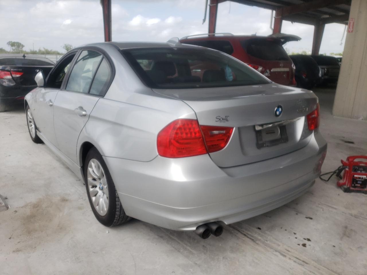 Photo 3 from auction – 2009 BMW 328 I with VIN WBAPH73569A174828
