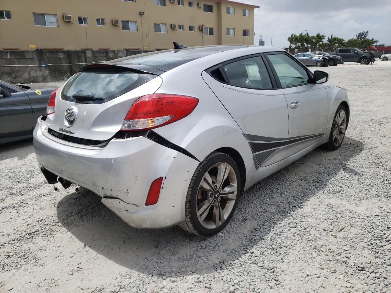 Photo 4 from auction – 2017 HYUNDAI VELOSTER with VIN KMHTC6AD0HU322548
