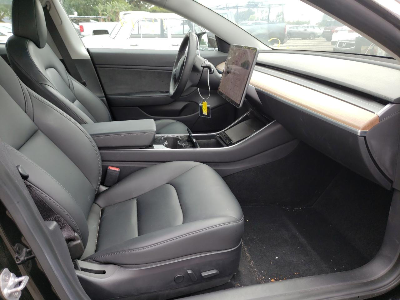 Photo 5 from auction – 2019 TESLA MODEL 3 with VIN 5YJ3E1EB4KF384433