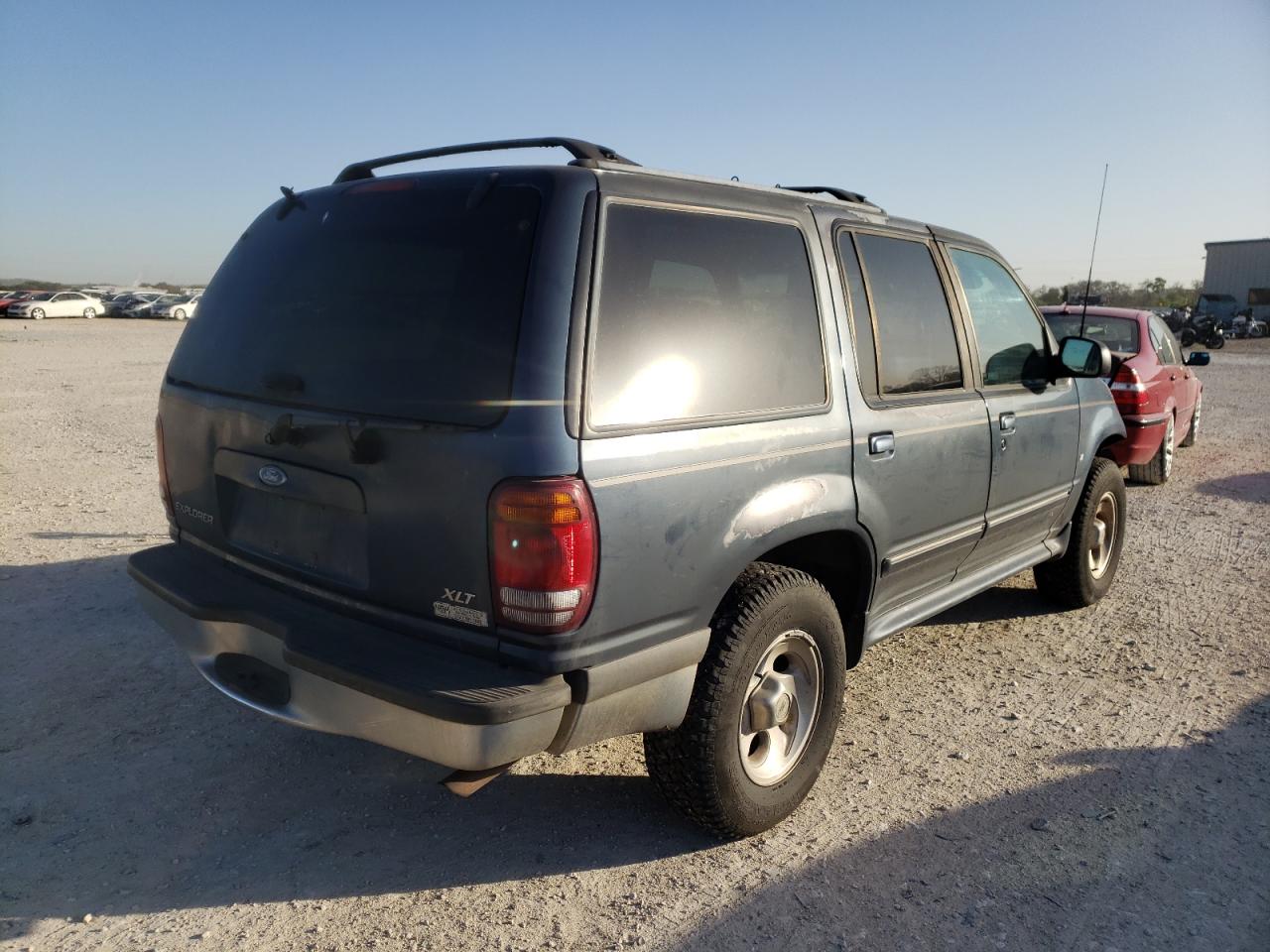 Photo 4 from auction – 1998 FORD EXPLORER with VIN 1FMZU32P3WZC16562