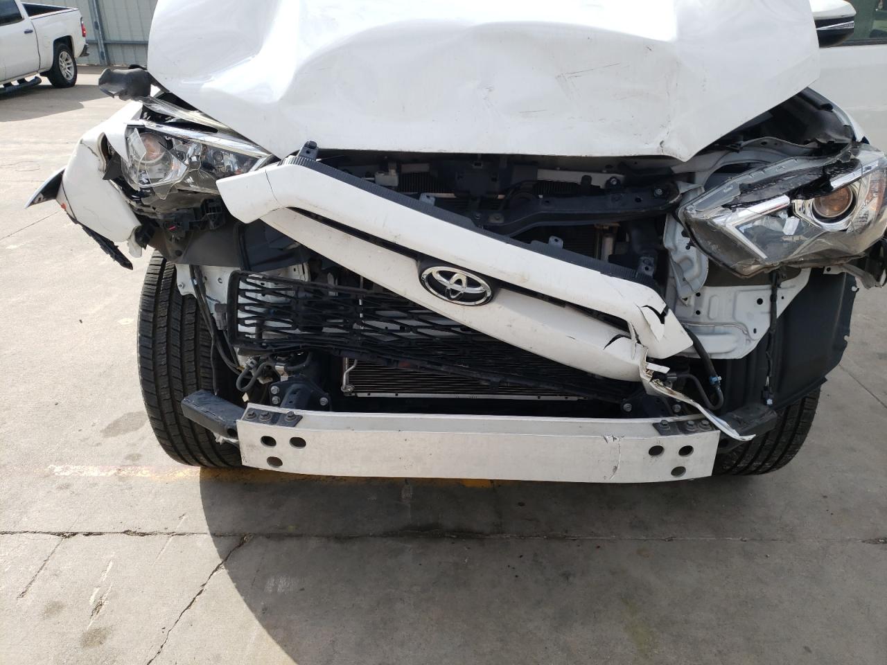 Photo 9 from auction – 2018 TOYOTA 4RUNNER SR with VIN JTEBU5JR0J5503454