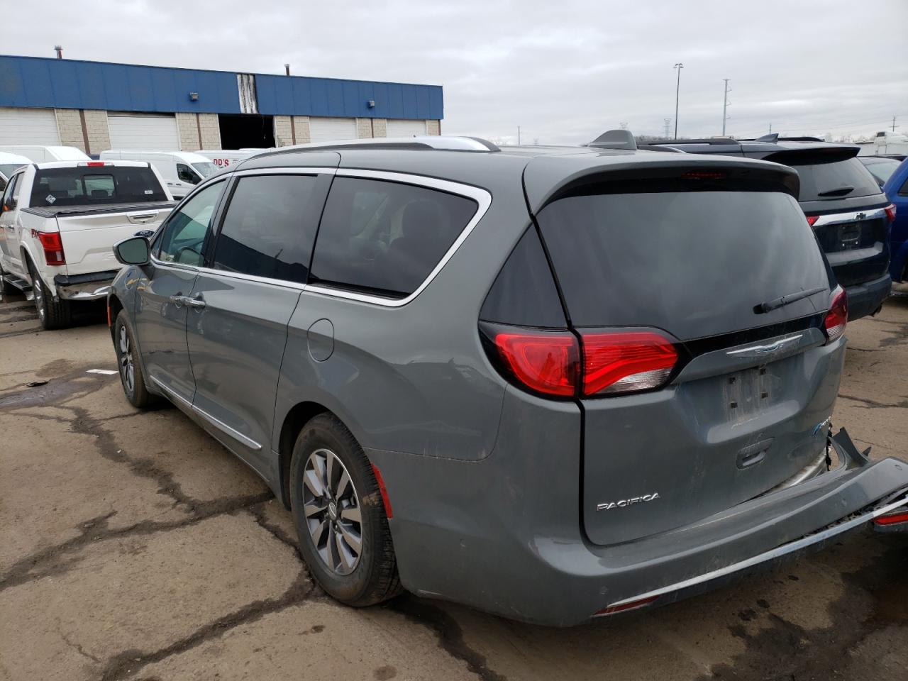 Photo 3 from auction – 2020 CHRYSLER PACIFICA H with VIN 2C4RC1N77LR282318