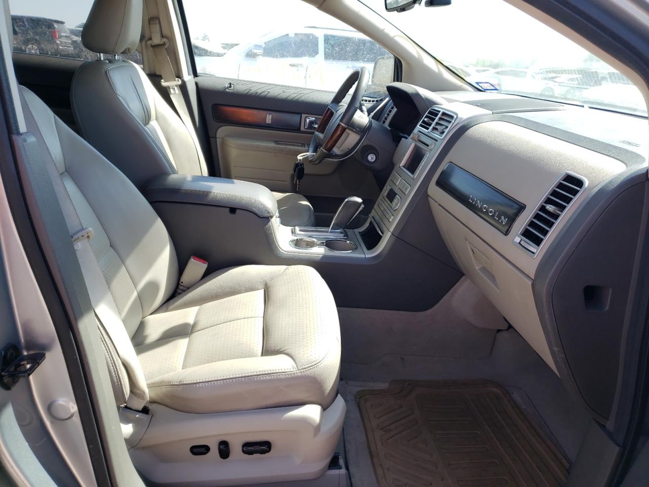 Photo 5 from auction – 2007 LINCOLN MKX with VIN 2LMDU68C67BJ36116