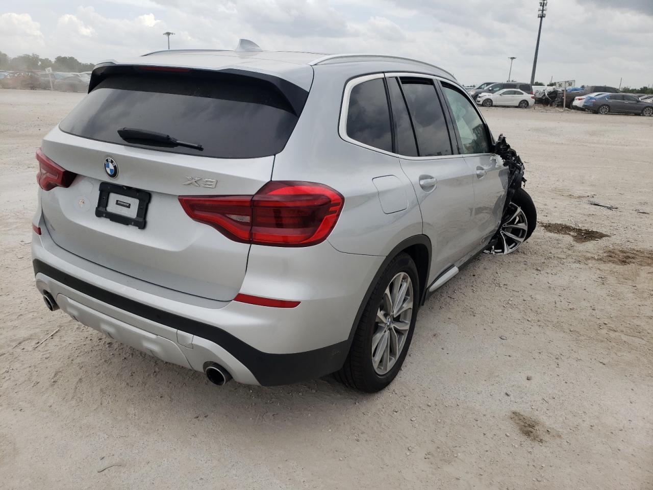 Photo 4 from auction – 2018 BMW X3 with VIN 5UXTR9C50JLC72998