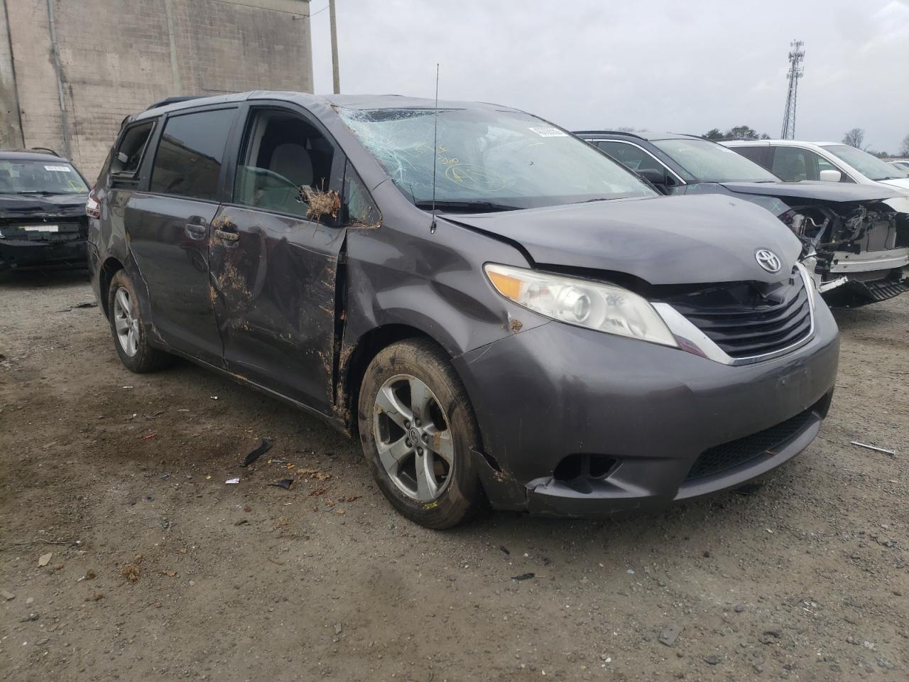 TOYOTA SIENNA LE 2011 with VIN 5TDKK3DC4BS160746 - Photo from auction