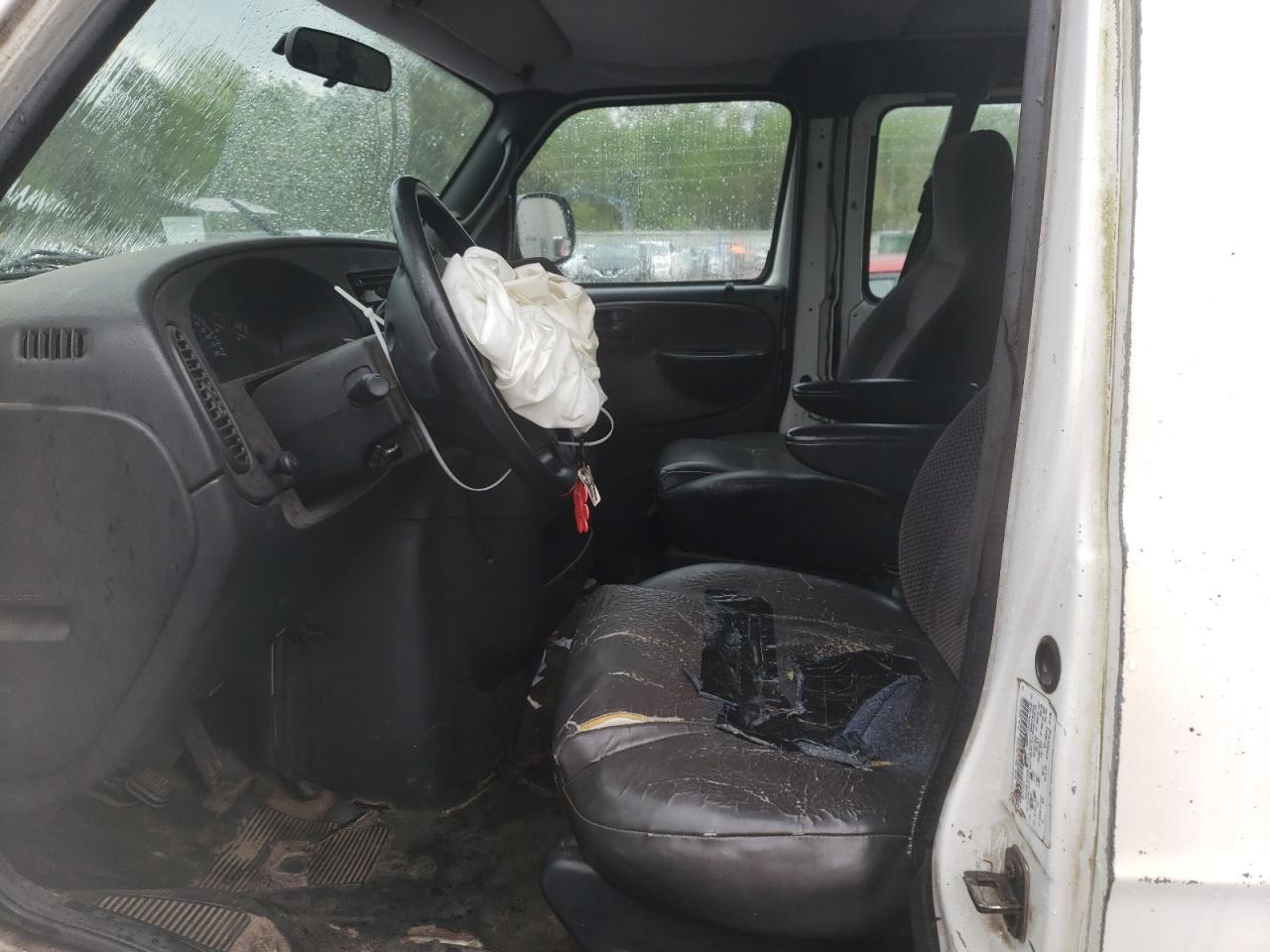 Photo 5 from auction – 2001 DODGE RAM VAN B1 with VIN 2B7HB11Y01K514311