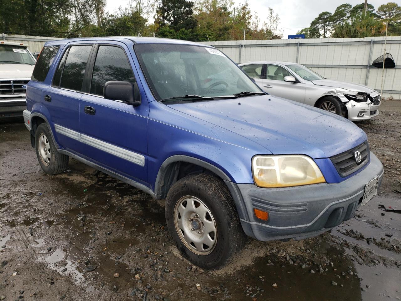 HONDA CR-V LX 2000 with VIN JHLRD2841YC008202 - Photo from auction