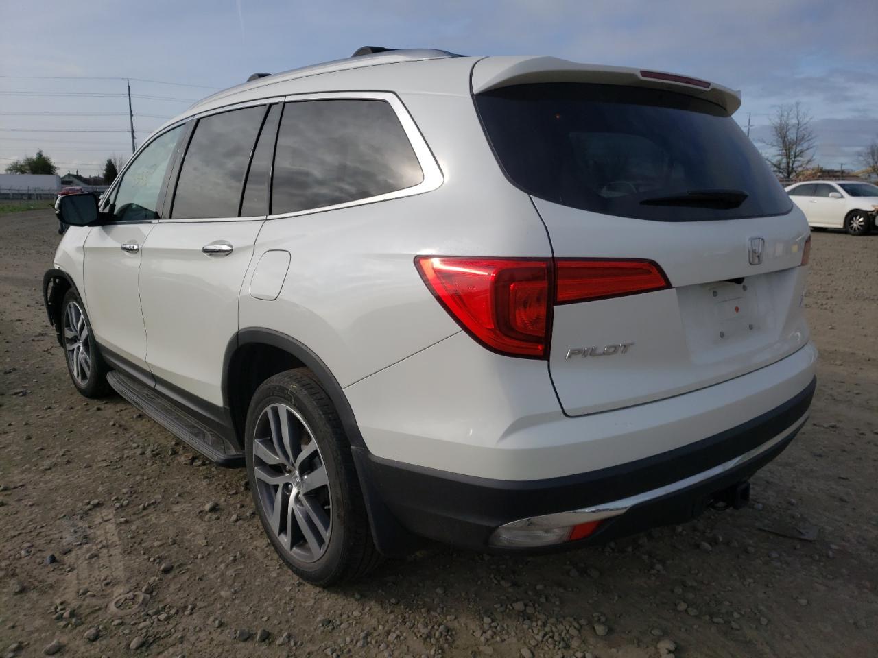 Photo 3 from auction – 2017 HONDA PILOT ELIT with VIN 5FNYF6H0XHB079120