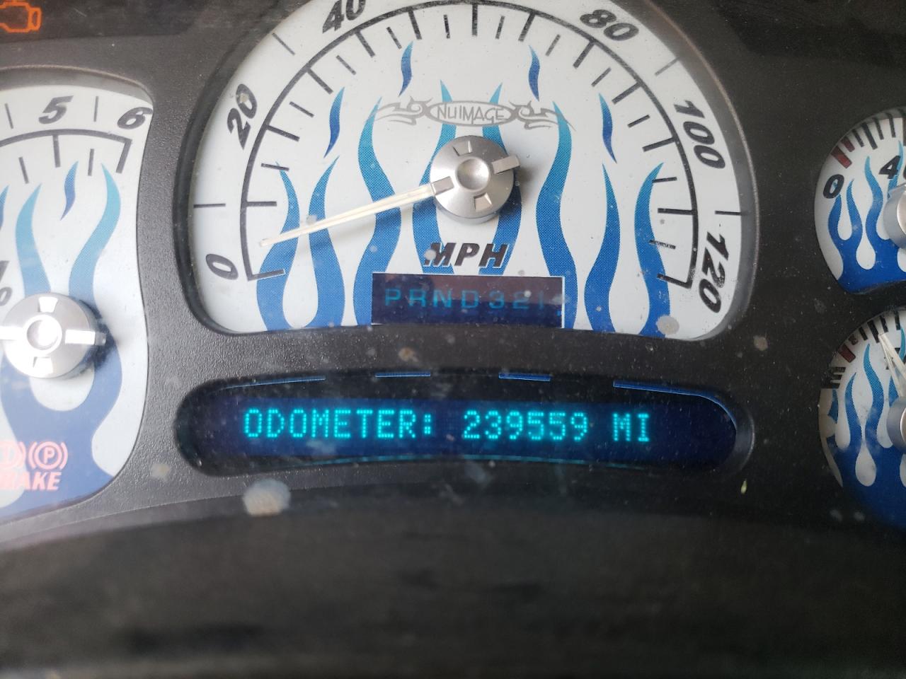 Photo 8 from auction – 2005 GMC NEW SIERRA with VIN 2GTEC19T851368423