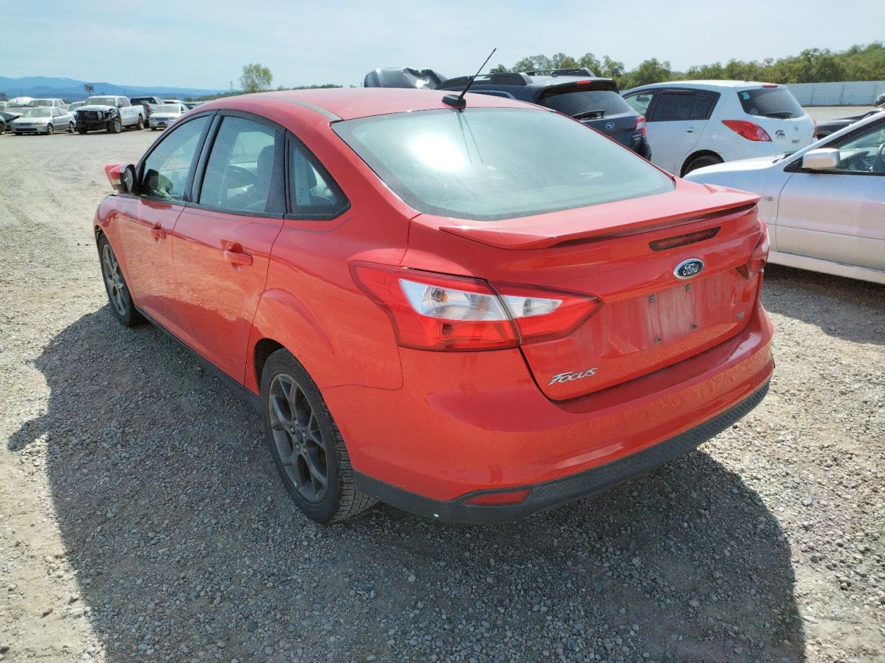 Photo 3 from auction – 2014 FORD FOCUS SE with VIN 1FADP3F26EL325478