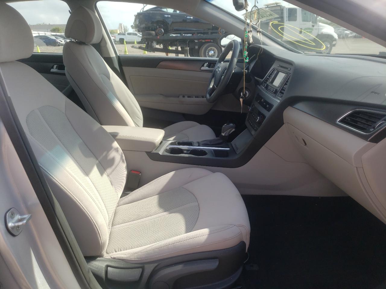 Photo 5 from auction – 2015 HYUNDAI SONATA SPO with VIN 5NPE34AF4FH066487
