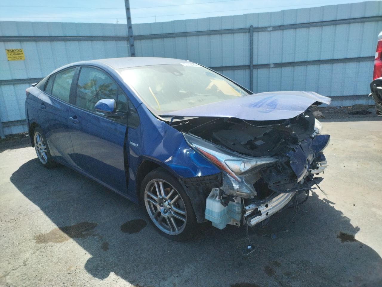 TOYOTA PRIUS 2018 with VIN JTDKBRFU6J3060026 - Photo from auction