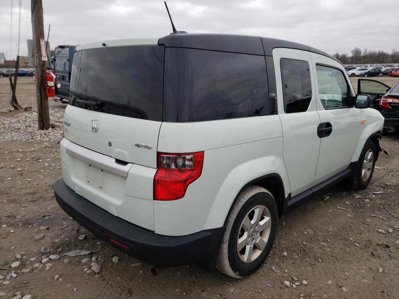 Photo 4 from auction – 2011 HONDA ELEMENT EX with VIN 5J6YH2H74BL001964
