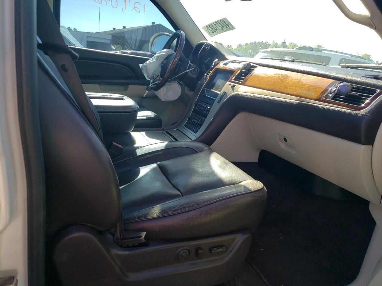 Photo 5 from auction – 2011 CADILLAC ESCALADE E with VIN 1GYS3KEFXBR329080