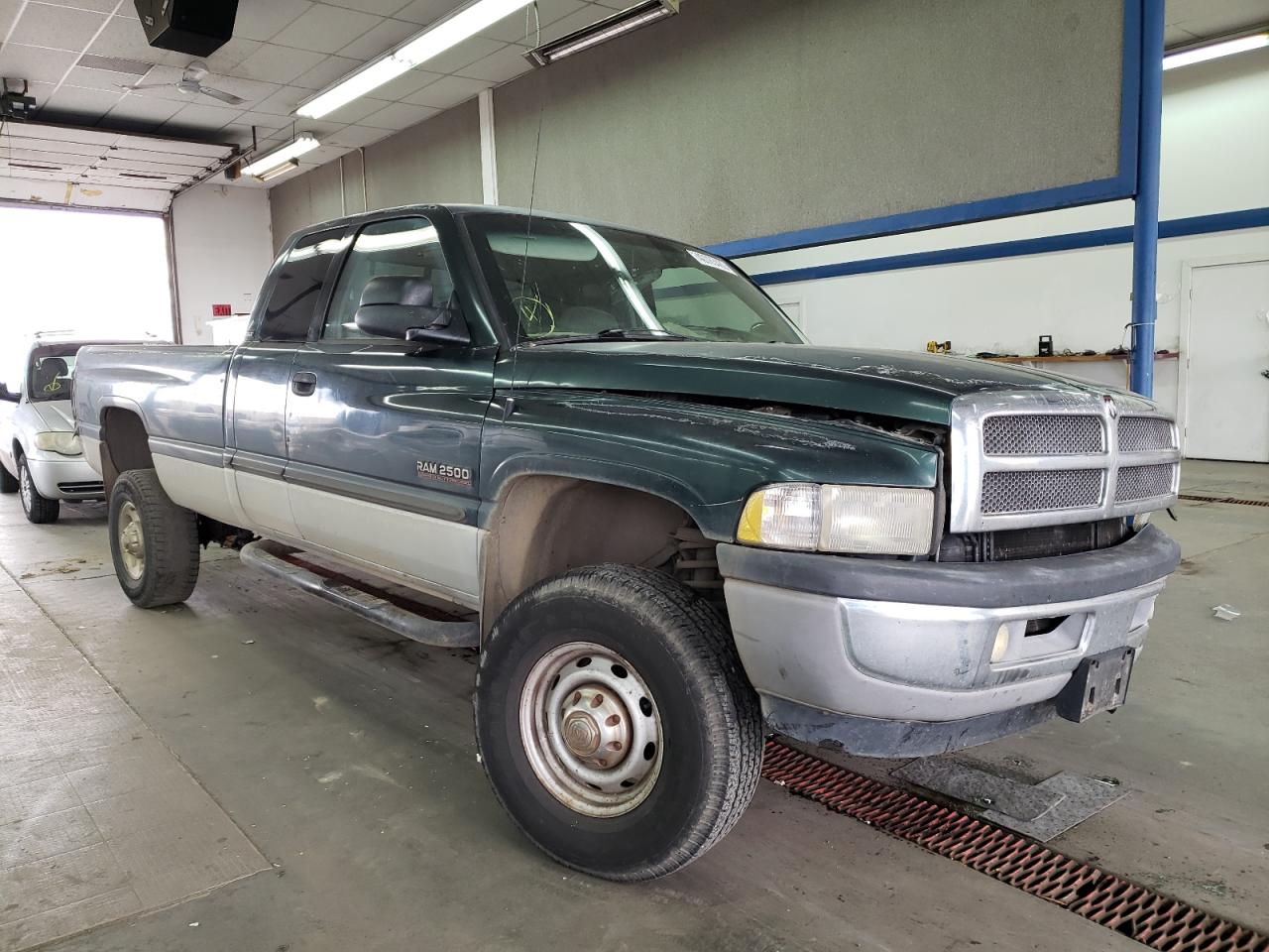 DODGE RAM 2500 2001 with VIN 3B7KF23671G231445 - Photo from auction