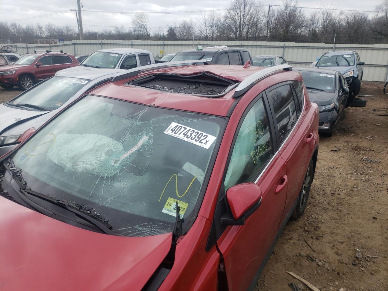 Photo 10 from auction – 2016 TOYOTA RAV4 XLE with VIN 2T3RFREV6GW415070