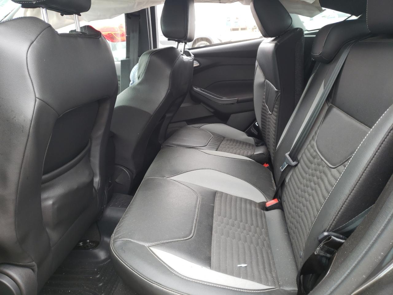 Photo 6 from auction – 2017 FORD FOCUS ST with VIN 1FADP3L94HL207855