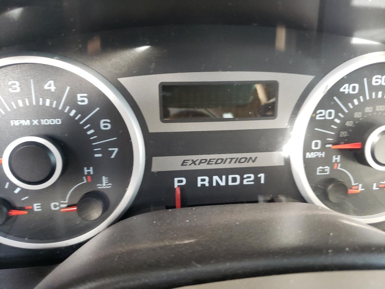 Photo 8 from auction – 2005 FORD EXPEDITION with VIN 1FMFU18585LA73963