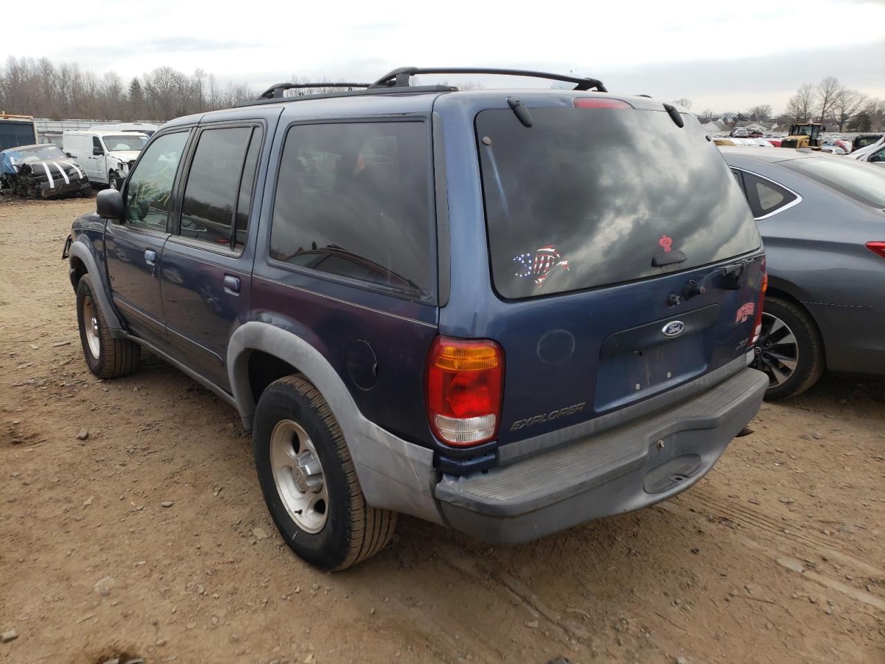 Photo 3 from auction – 2001 FORD EXPLORER with VIN 1FMZU72E01ZA02868