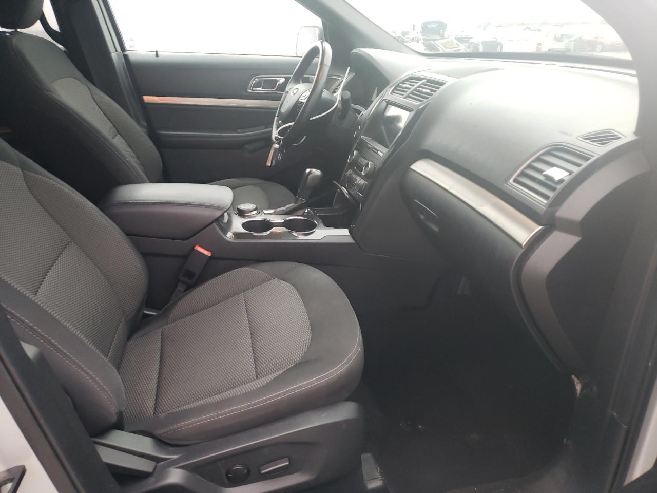 Photo 5 from auction – 2019 FORD EXPLORER X with VIN 1FM5K8D85KGB25970